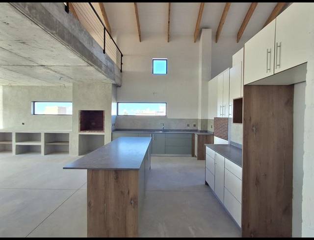 2 BEDROOM HOUSE FOR SALE IN BRITANNIA BAY